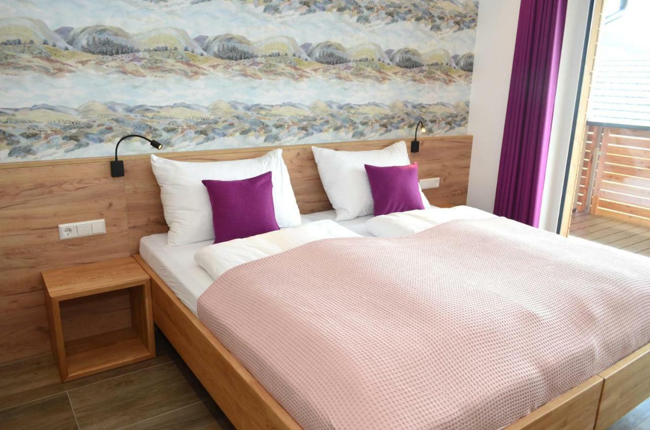 Longastubn Hotel Weisspriach ภายนอก รูปภาพ