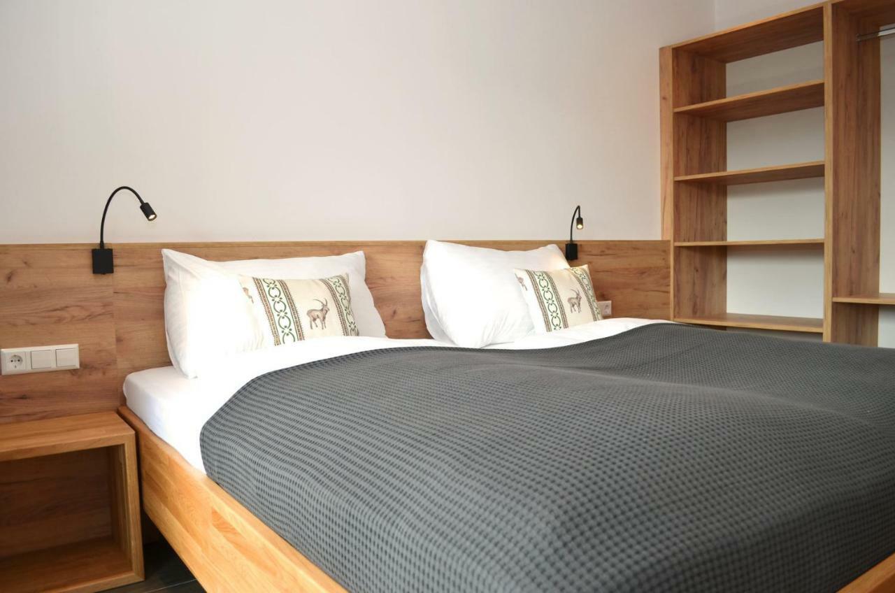 Longastubn Hotel Weisspriach ภายนอก รูปภาพ